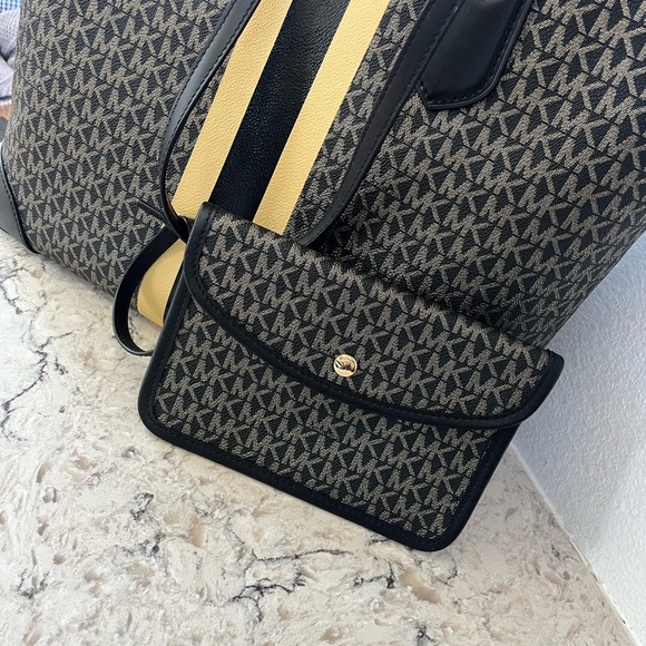 Michael Kors Black and Yellow Tote Bag - Picture 3 of 7
